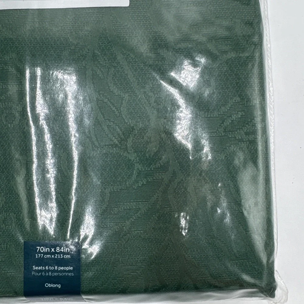Waterford Green Holly Holiday Tablecloth 70x84 Oblong Seats 6 To 8 New Sealed